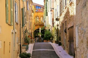 location saisonniere valbonne