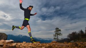 Homme en plein trail